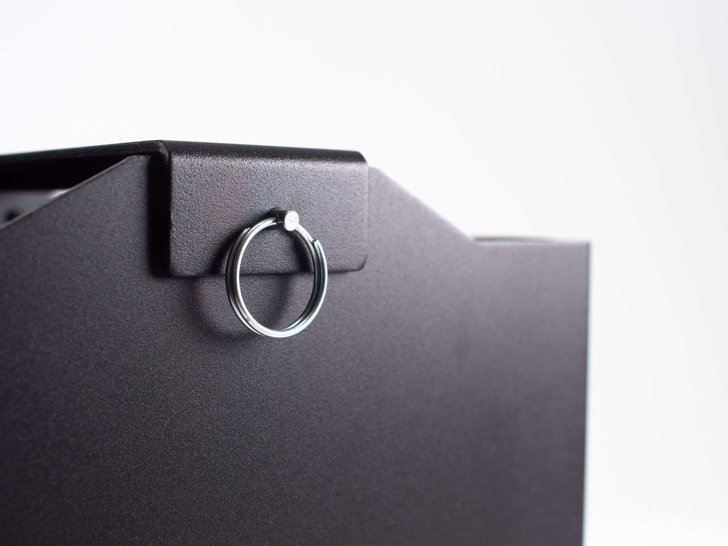 MeLe Design Firm Group 35 battery mount latch pin close up