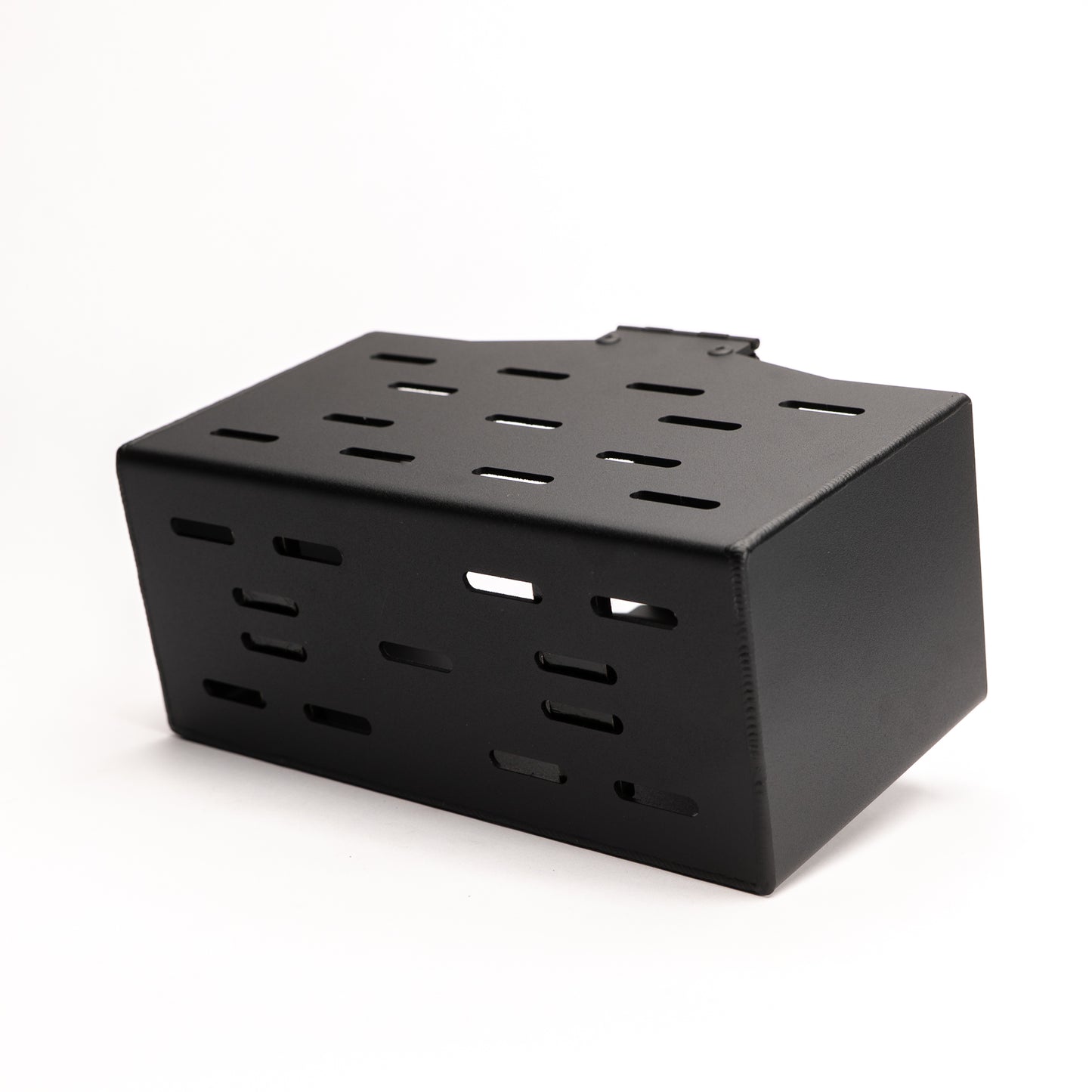 integrated mount plates on MeLe Design Firm SB30 battery mount